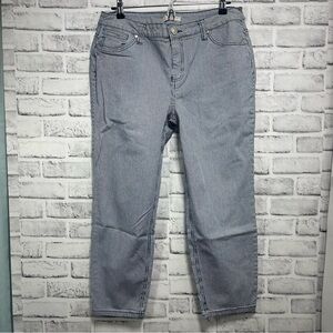 DB 1962 by Dress Barn Strip Crop Jeans 12